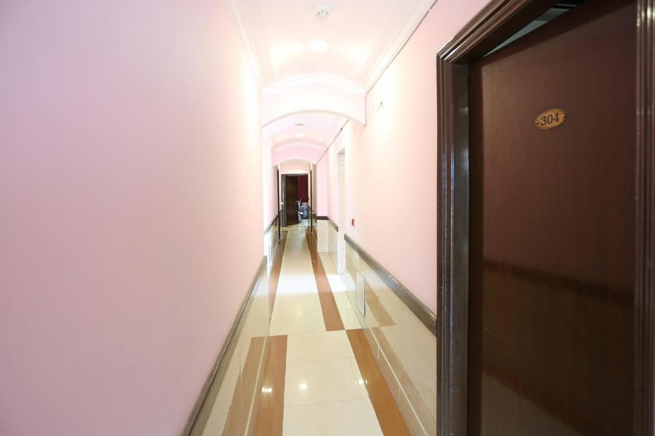Capital O 5331 Zara Grand New Delhi Buitenkant foto